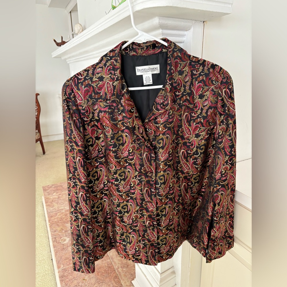 Beautiful vintage paisley print blazer!!